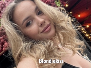 Blondiekiss